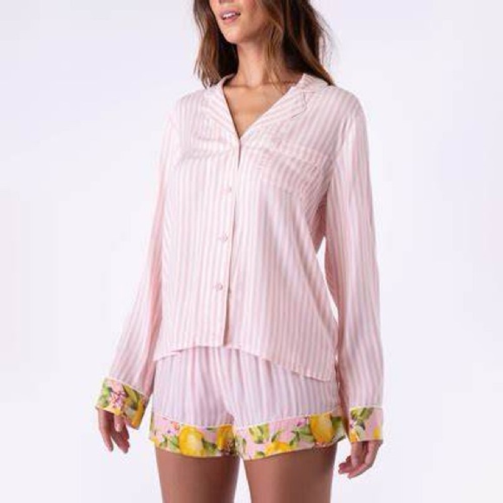 PJ Salvage lemon and stripes PJ set sz med